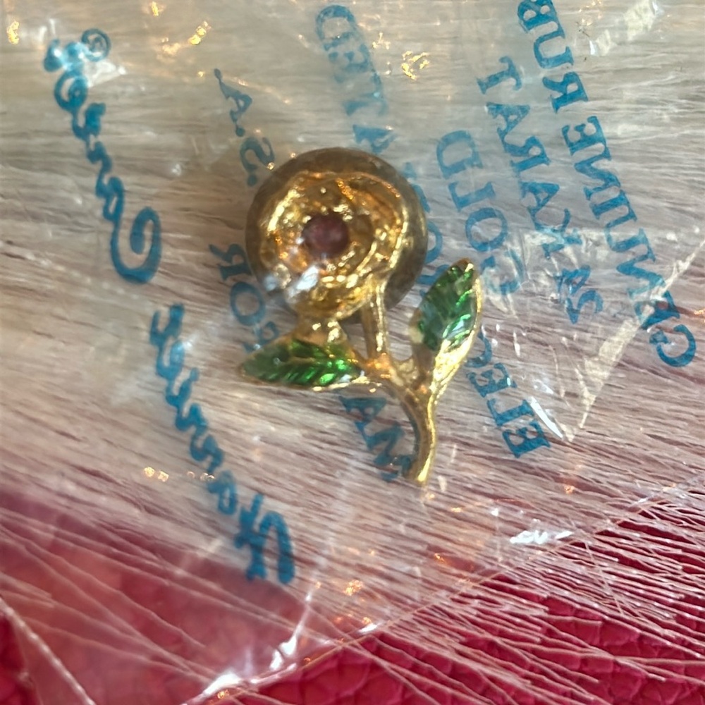 Flower Harriet Carter Ruby Tac Pin